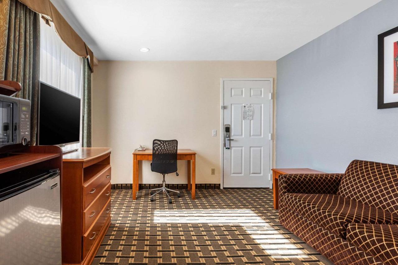 Quality Inn & Suites Huntington Beach Kültér fotó